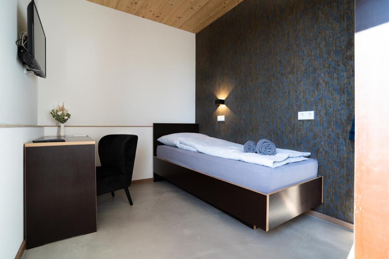 Motel Q Zimmern ob Rottweil Luaran gambar